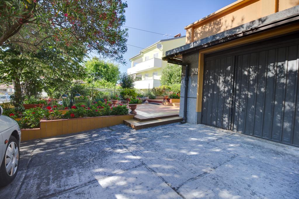 Apartment Oleander Mali Losinj Exterior photo